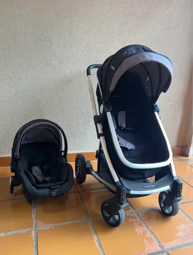 Carrinho de bebê Kiddo + Bebê conforto