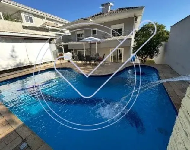 Casa no Condomínio Tarumã - 300 m² - 5 Suítes - Piscina - Vista Livre - Aceita Permuta
