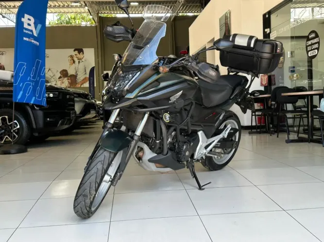 Honda nc 750 2021<br>Moto Extra sem detalhes <br>Pneus novos <br>E acessórios !<br>Bau !<br>R$45.900