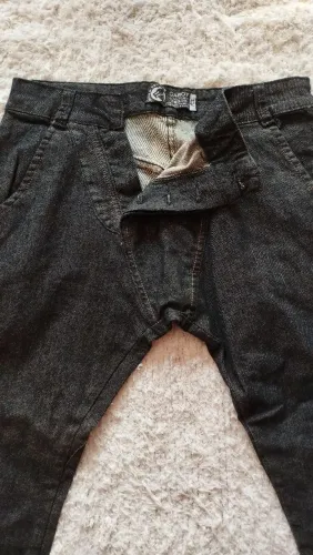 Lote de roupas e sapatos