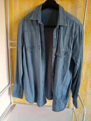 Camisa Dudalina original 46, em jeans, atemporal e linda