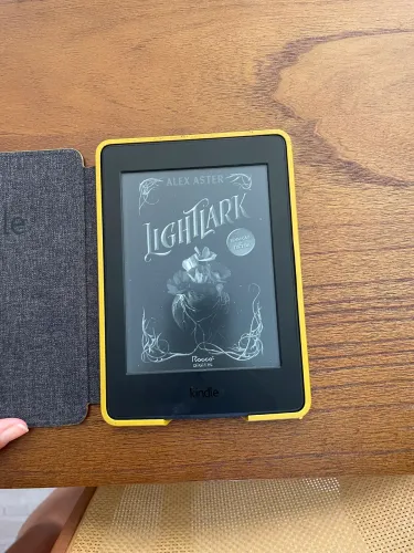 Kindle paperwhite 7 geração acompanha capa 