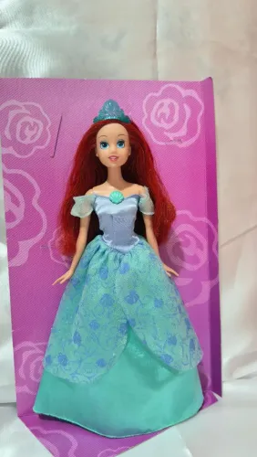Boneca princesa Ariel