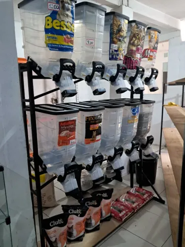 Dispenser com 10 Módulos para Ração