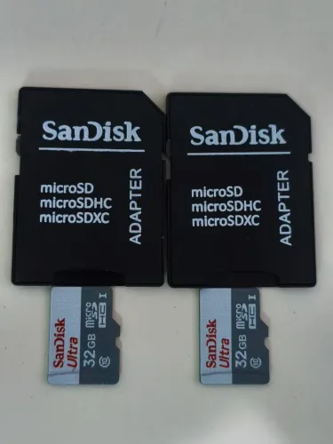 Micro SD 32Gb + adaptador.