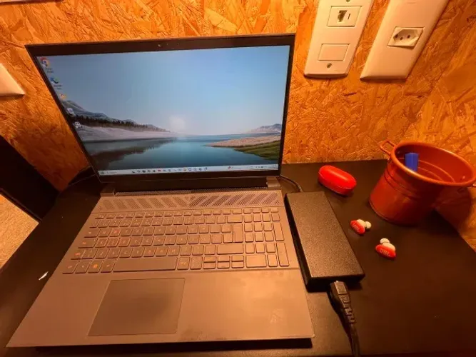 Dell G15 5530