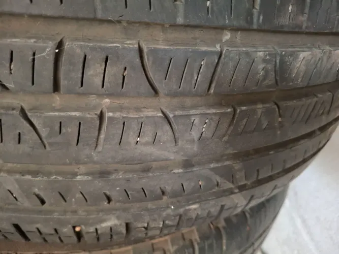 2 Pneu Pirelli scorpion aro 17 215/60 muita borracha excelente 