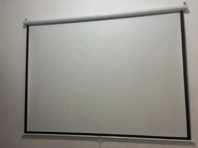 Tela de Projeção Retrátil Goldentec 78,7" - 2,00 x 1,50 m - 4:3