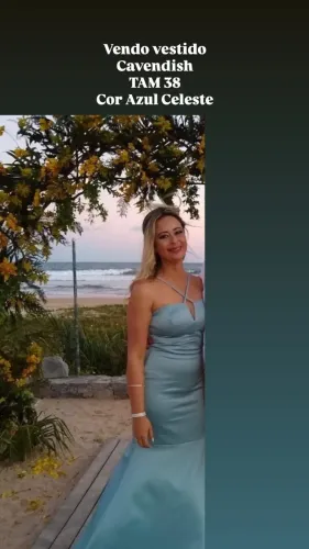 vestido longo com decote tomara que caia com alcinhas, tecido encorpado (ajuda a disfarçar