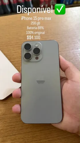 O iPhone 15 pro Max,sistema de câmara avançado e uma tela deslumbrante