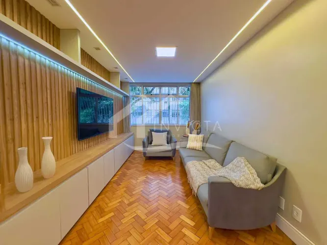Maravilhoso apartamento de 3 quartos completamente reformado no posto 6, próximo do metrô