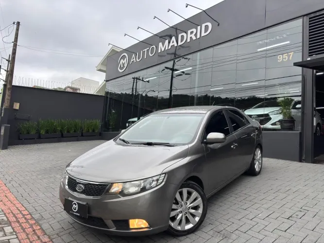 Kia Motors Cerato 1.6 16V Aut. 2013