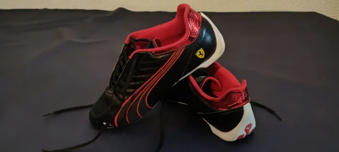 Vendo tênis da Puma série Cart Ferrari. Pouco tempo de uso, bem conservado, nenhuma avaria