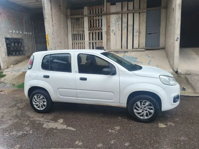 Fiat Uno Attractive 1.0 EVO Fire Flex 8V 5P 2015