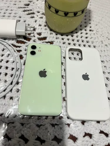 iPhone 12 Bateria 100% 128Gigas vendo ou troco