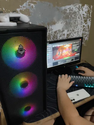 Pc gamer Roda tudo +teclado ajjaz e mouse X11