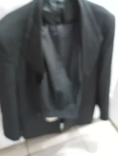 Vendo 5 Bleizer preto, tamanho médio e grande e extra grande e calça n 42