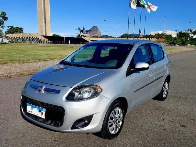 Fiat Palio Attractive 1.0 EVO Fire Flex 8V 5P 2013