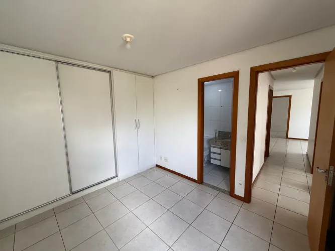 Alugo 3 quartos com suíte 1º andar próximo ao metro