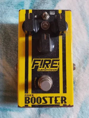 Pedal booster FIRE ótimo pedal 