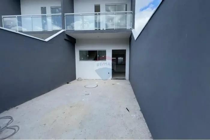 Casa Geminada em Condomínio com 2 quartos em Campo Grande, RJ