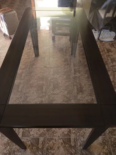 MESA DE MADEIRA COM TAMPO DE VIDRO