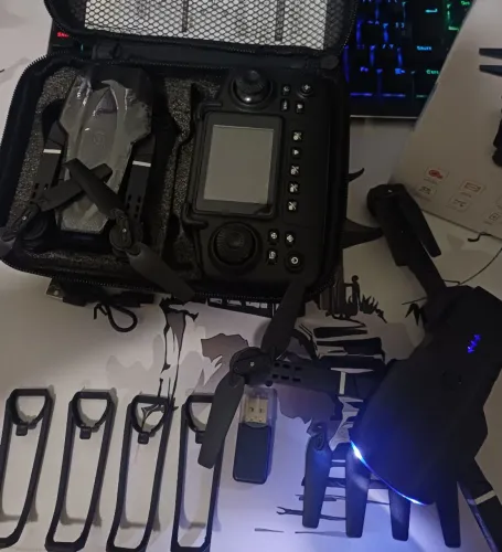 Drone com transmissão de imagem no controle com tela lacrado !
