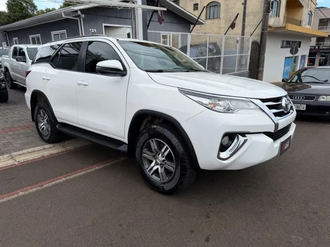 Toyota Hilux SW4 SR 4X2 2.7/ 2.7 Flex 16V Aut. 2018