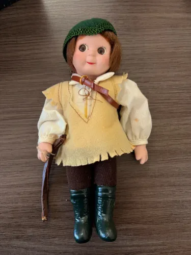 Boneco Robin Hood DeAgostini colecionável original em porcelana - com avaria