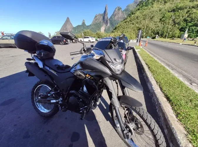 Lander 250 Preta Inteira único dono - manutenção em dia só pegar e andar