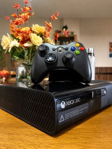 ? Xbox 360 Desbloqueado + Controles | Clássico em Ótimo Estado