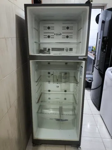Geladeira Sem Porta Com Compressor e Condensador Funcionando Para Doação
