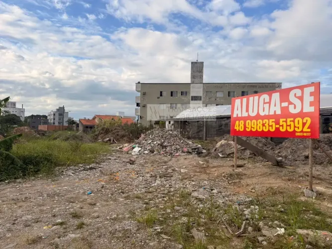 Terreno para aluguel com 810 metros quadrados em Sertão do Maruim - São José - SC