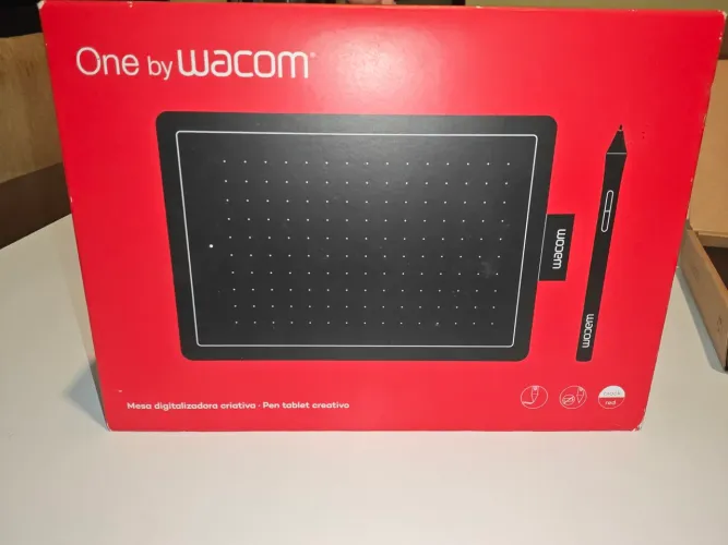 One by Wacom (Semi-novo)