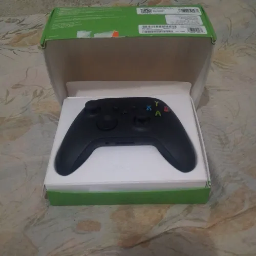 Vendendo o controle de Xbox série s novinho com o cabo USB junto eu não envio