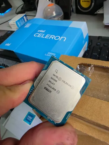 Intel Celeron G6900 LGA1700 3.4GHz 4MB + Cooler Box + Caixa