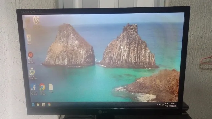 Monitor LG 22 Polegadas Com Mancha 