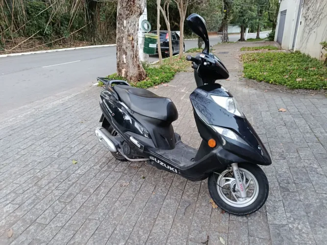 Suzuki Burgman 2017