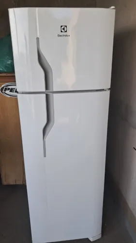 Geladeira Electrolux Modelo DC35A *COM DEFEITO*