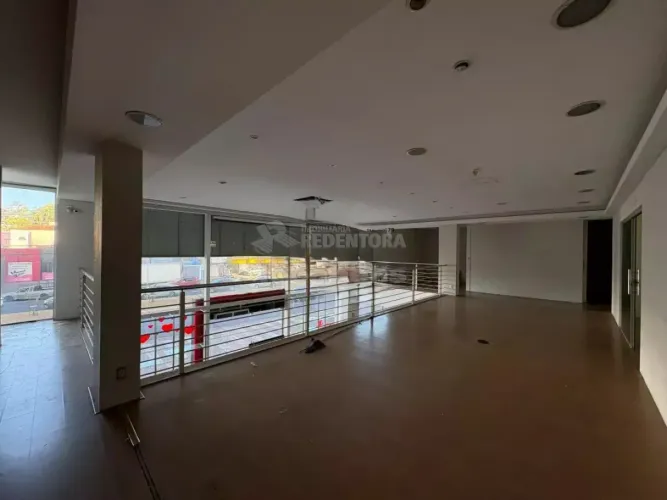 Prédio Comercial com 02 Paviementos para Locação com 350m² em Avenida de Grande Fluxo