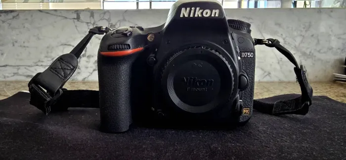 Nikon D750 Full Frame em Ótimo Estado