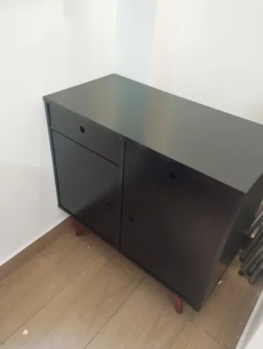 Rack estilo retro, preto, pé palito 