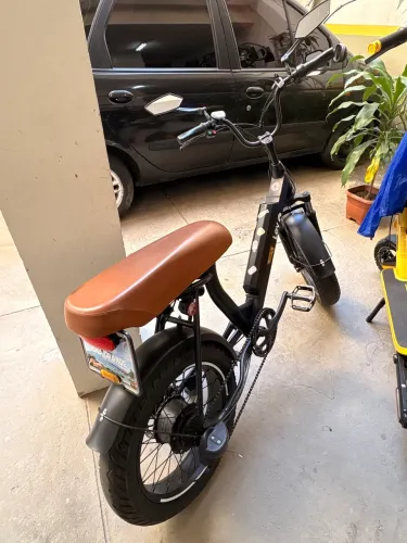 Bike elétrica Cruzer Lev com bateria nova