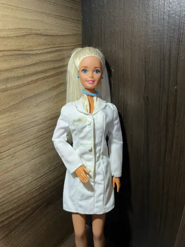 Boneca Barbie doutora Superestar (braços articulados)