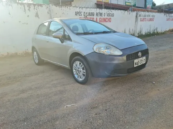 Fiat Punto Attractive 1.4 Fire Flex 8V 5P 2011