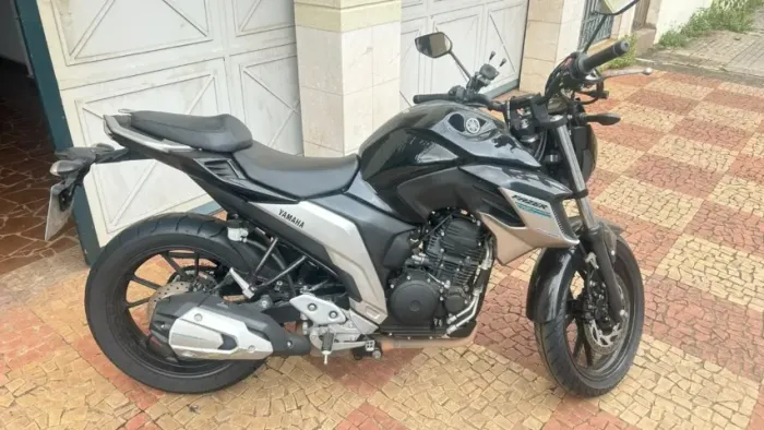 Yamaha Fazer FZ25 - 250cc