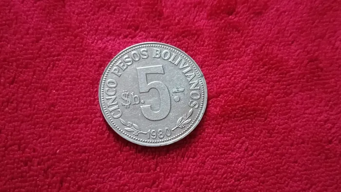 Moeda antiga boliviana de 5 pesos de 1980