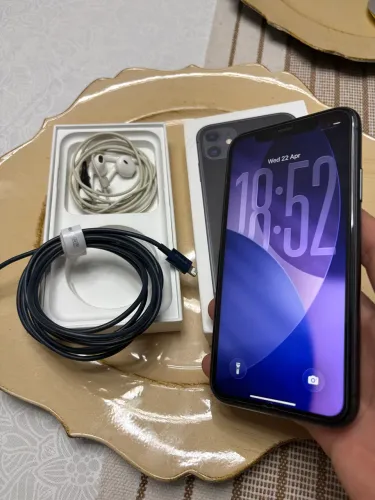 Vendo iPhone 11 todo original nunca aberto