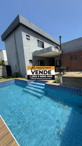 Vendo casa duplex com 6/4 em Massagueira - Marechal Deodoro - AL
