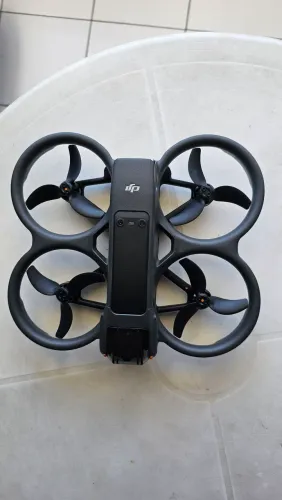 Drone dji Avata 2 combo fly